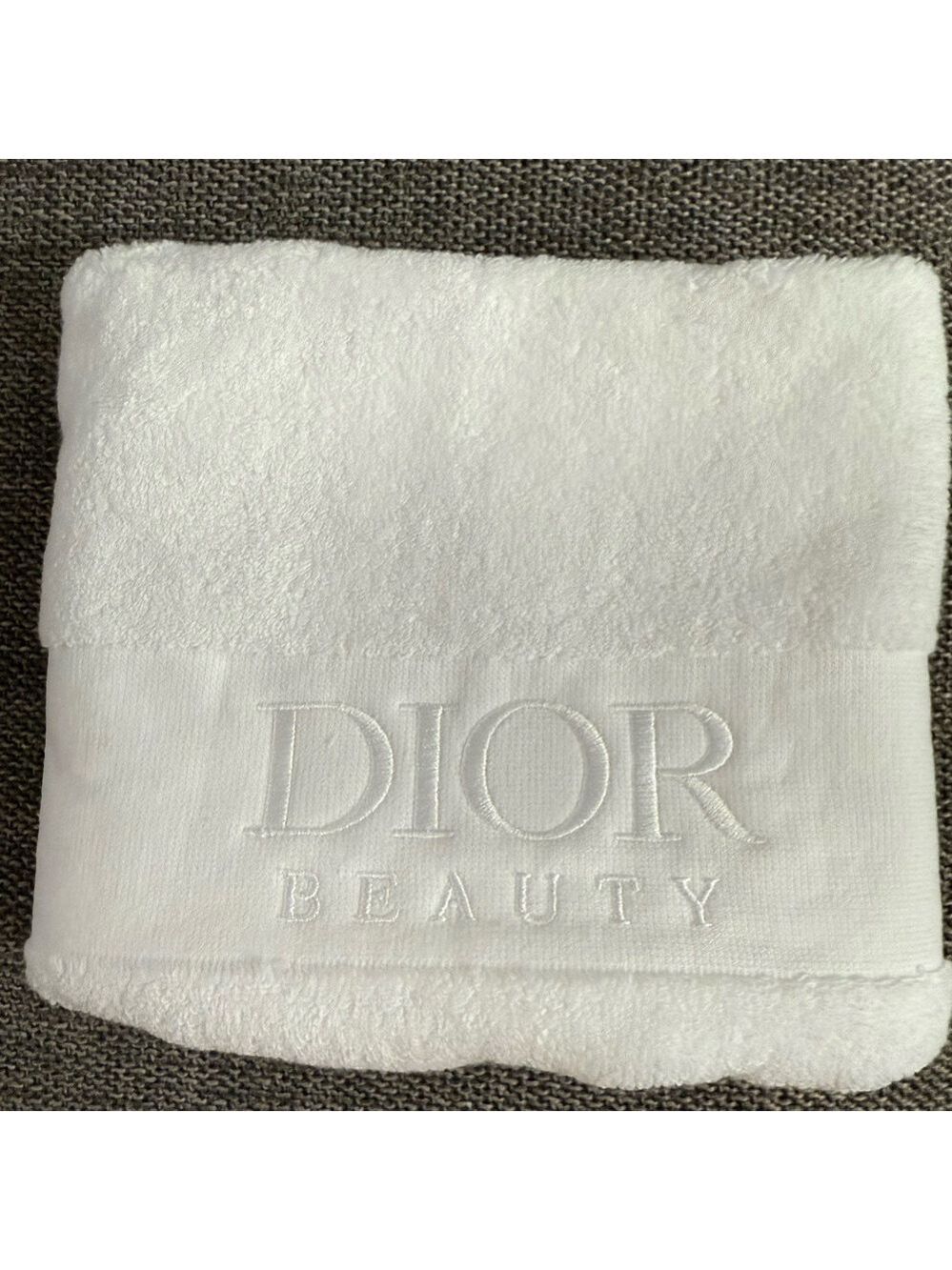 DIOR Prestige Lifestyle Set White Vanity Pouch Cotton Face Towel - Picture 12 of 16